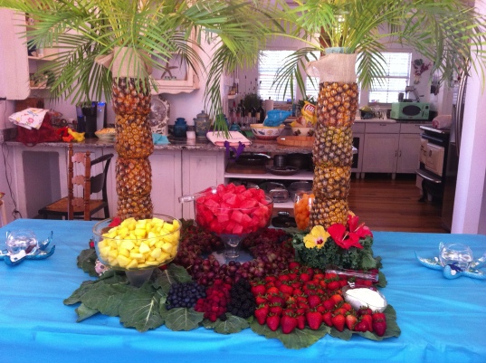 Pineapple Palm Trees Fruit Table